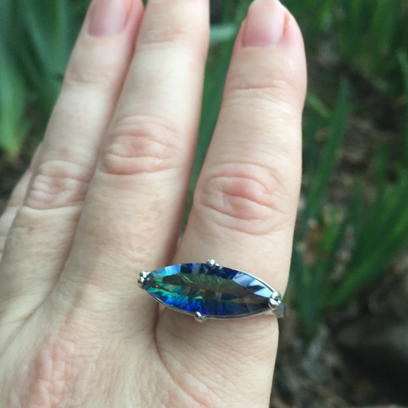 Jewelry - Sterling silver mystic topaz ring